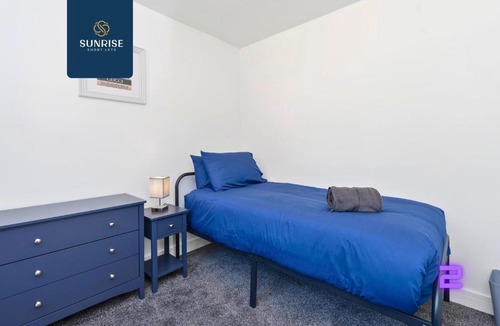 Dundee Apartment | Eden Views - 3 Rooms, 5 Beds, Fully Equipped, 2 mins to Centre and Ring Road, Perfectly Suited to Groups by SUNRISE LONG LETS and SERVICED ACCOMMODATION DUNDEE