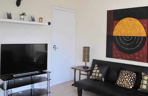 Drylaw Apartment | Edinburgh 2Bed Flat Ferry Roan in Lothian near City Centre Waverley 8 Sleep