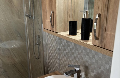 Port Seton Cabin | Edinburgh Lodge-Sleeps 6-Pet Friendly-Beach&Views
