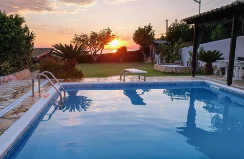 Platistomo Apartment | Efi Pool & View Alepochori i