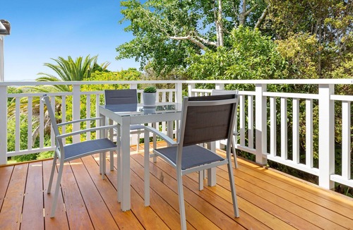 Oneroa House | Eight on Church - near Mudbrick & Cable Bay - Comfortable Stylish Premium Holiday Home