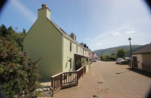 Dornie Cottage | Eilean Donan View.