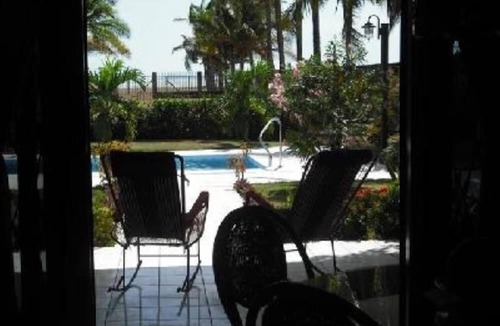 Barranca House | El Roble: villa directly on the beach.