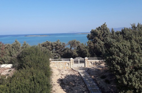 Elafonisos House | Elafonisos: Two storey house on the sea front