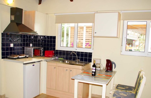 Daratsos Apartment | “ELEA” - Cozy Studio with Swimming Pool Near the Sea
