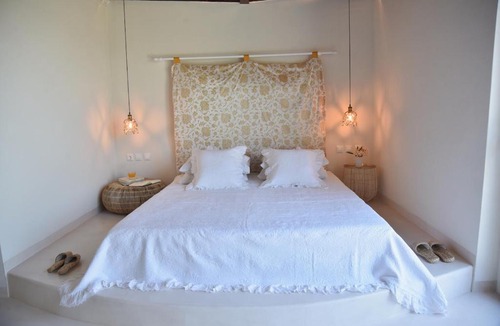 Abela Apartment | Elefthia Syros Exclusive Suite