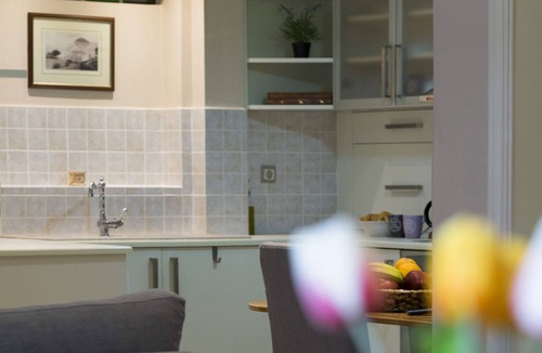 Agia Paraskevi Apartment | Elegant 2BR Apartment close to metro