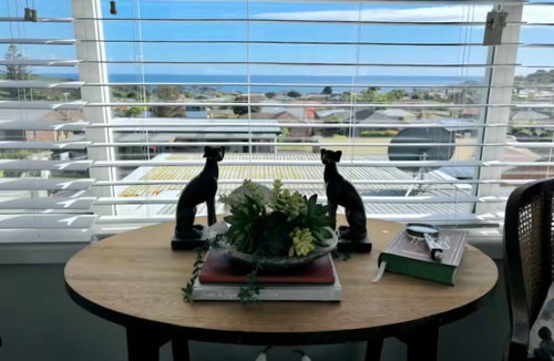 Devonport House | Elegant Home with Coastal Views