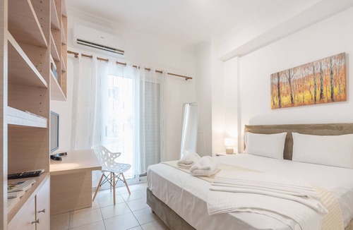 Koukaki Apartment | Elegant Koukaki Studio