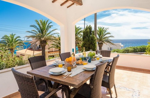 Punta Prima Villa | Elegant villa next to the beach in Punta Prima