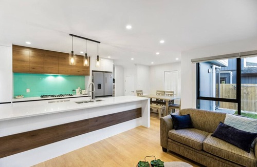 Mount Roskill House | Element Edge Townhouse with Parking and Air-Con
