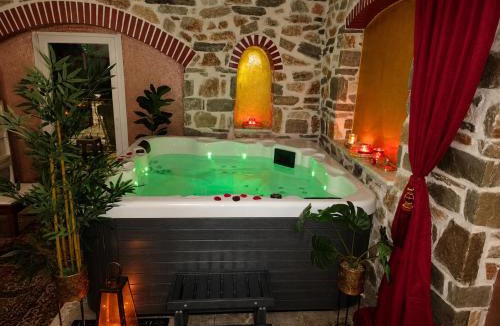 Krinidhes Villa | Eleni De Lux - Indoor Jacuzzi Residence in Lydia