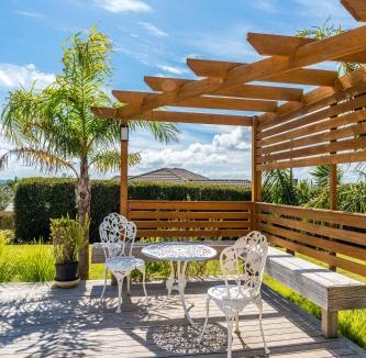 Henderson House | Elevated Family Sized Guest-house with Beautiful Views