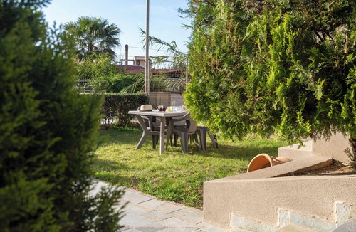 Lygaria Apartment | Elio C 1BDR Apt w/Garden 1 min from beach by Hospi