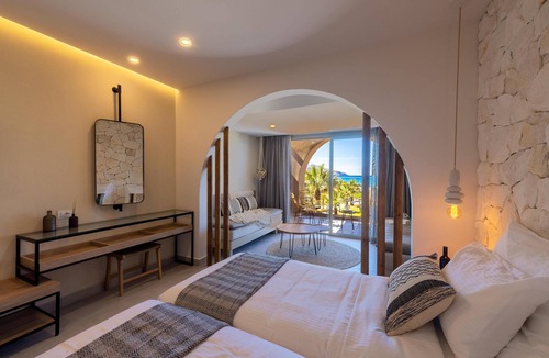 Paralia Kourna Hotel | Eliros Mare Beachfront Poem Hotel