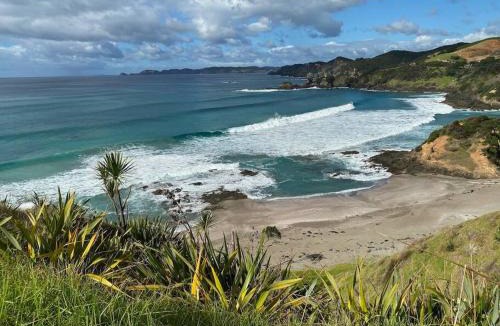Rawhiti House | Elliot Bay - Hilltop Cottage