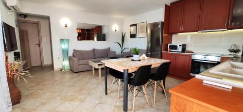 Paloukia Apartment | Ellora Suite