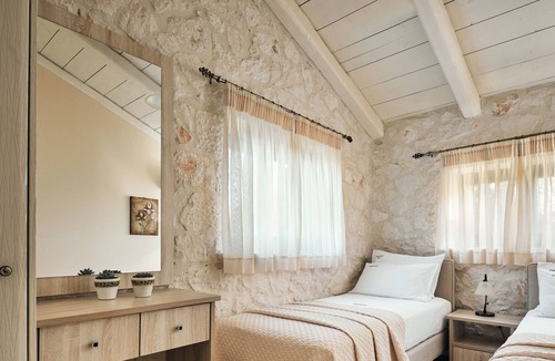 Varvara Villa | Emerald Classic Villa