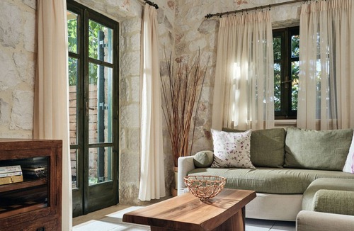 Varvara Villa | Emerald Classic Villa