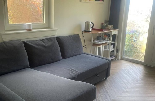 Gilmerton Apartment | En-suite with private entrance in Edinburgh