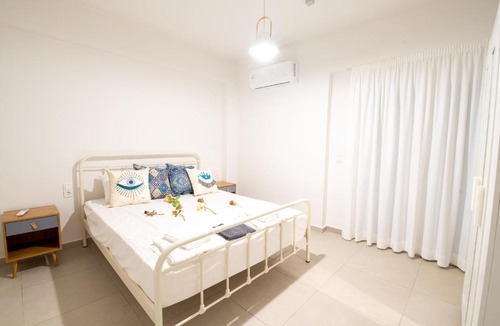Patras Apartment | Ennea suites-Storm suite