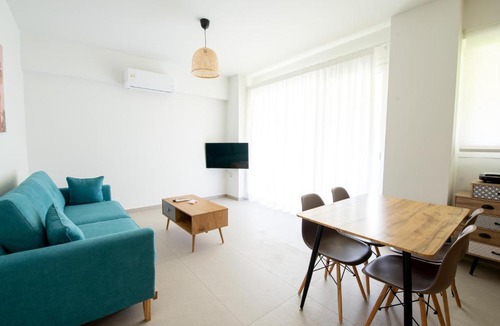 Patras Apartment | Ennea suites-Storm suite