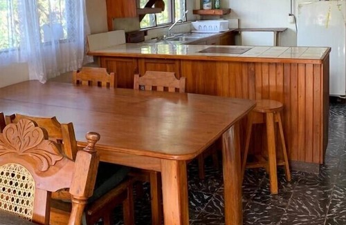 La Suiza House | ENTIRE 2BR HOME, 90 m. from LIMÓN, JACÓ or CARTAGO/San José