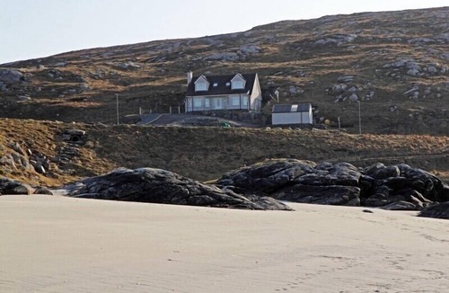 Eriskay Cottage | ERISKAY VIEWS COTTAGE, family friendly in Eriskay, South Uist