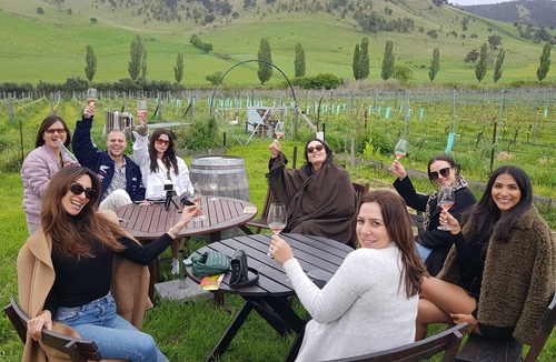 Tea Tree Cottage | Ese vineyard cottage, family friendly 30mins from Hobart CBD