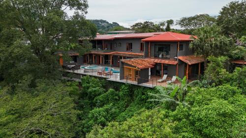 Ciudad Colon Villa | ETM Wellness Private Retreat at San José