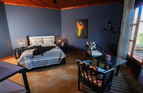 Ciudad Colon Villa | ETM Wellness Private Retreat at San José