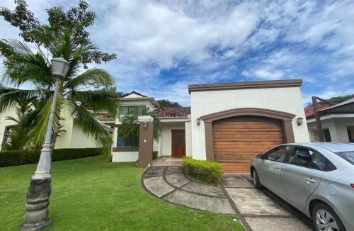 Tambor House | Exclusive house in Tambor golf club and private pool