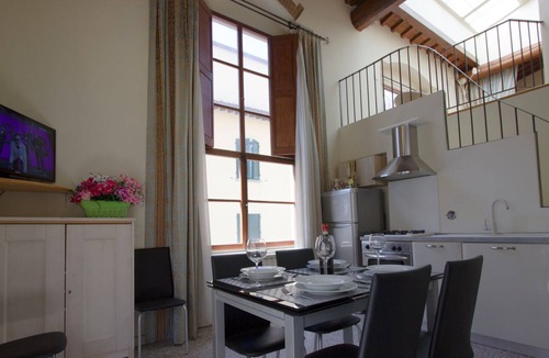 San Lorenzo Apartment | Exclusive Loft in the heart of Florence with A/C and Wi-Fi