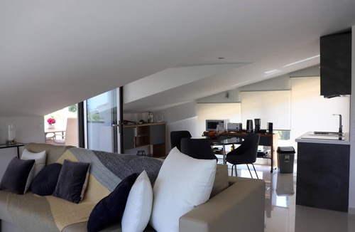 Pylos-Nestoras Apartment | Exclusively equipped vacation apartment with wide sea view, Wifi, Messenia, Pelo