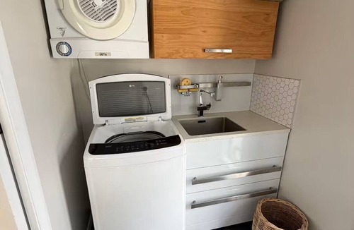 Lower Hutt House | Executive Accommodation Lower Hutt | Spacious 4BR Home