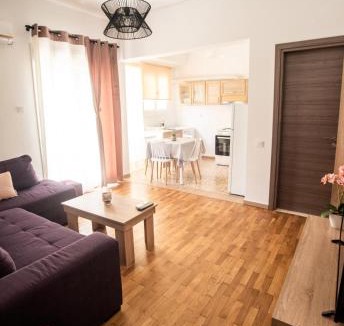 Khalkis Apartment | Explore Greece from Comfortable City Centre Apartment