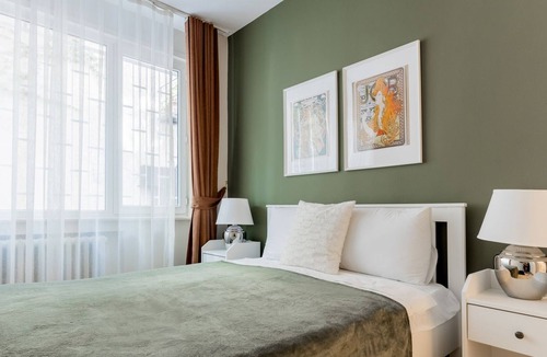 Osmanbey Apartment | Exquisite and Spacious Flat in Central Nisantasi