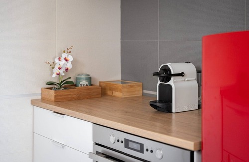 Charakas Villa | Exquisite Athens Apartment | Modern Vista Apartment | 2 Bedrooms | Private.