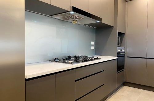 Flat Bush House | Extra-Large Brand-New House 8 Bedrooms 6 Bathrooms