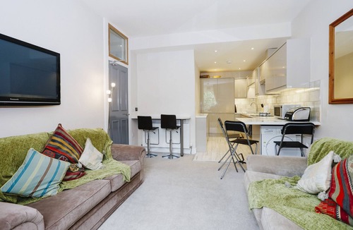Old Town Apartment | Fabulous 5 double Bedroom apartment Edinburgh Old Town by Avoriazchalets