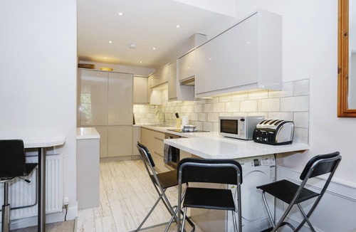 Old Town Apartment | Fabulous 5 double Bedroom apartment Edinburgh Old Town by Avoriazchalets
