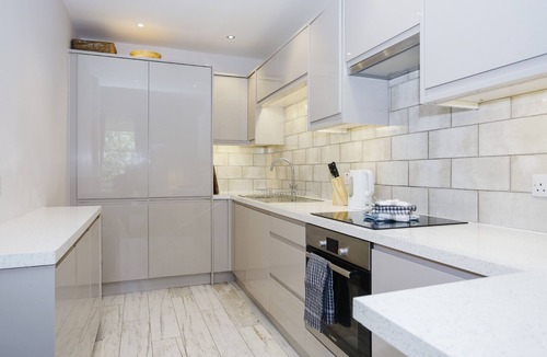 Old Town Apartment | Fabulous 5 double Bedroom apartment Edinburgh Old Town by Avoriazchalets