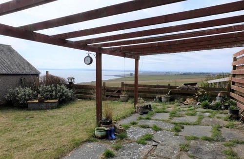 Keiss Bed & Breakfast | Fabulous location with sea and castle view - NC500