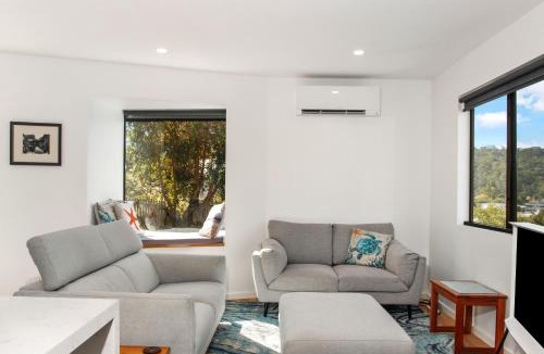 Kingston Beach Villa | Fabulous, New, Well Appointed Beach House