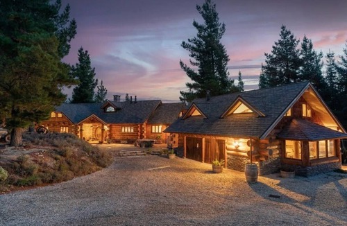 Alexandra Cabin | Fairytale Log Cabin with Hot Tub at Homewood Forest Retreat
