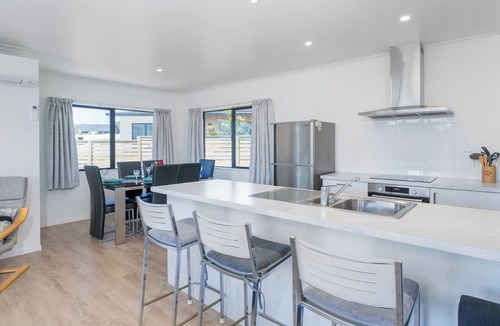 Cooks Beach House | Family Casa - Cooks Beach Holiday Home
