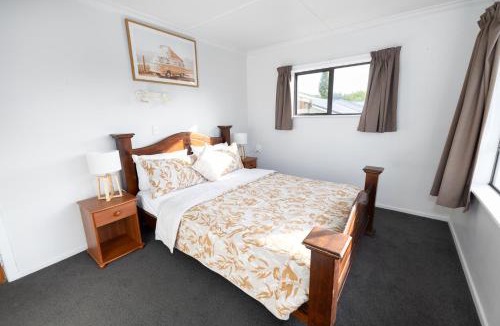Lynmore House | Family Friendly, Quiet, Cozy stay in Rotorua with free Wifi