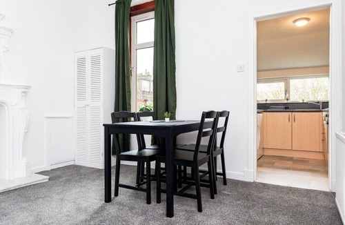 Coatbridge Apartment | Family-Ready Apt for Work & Couples