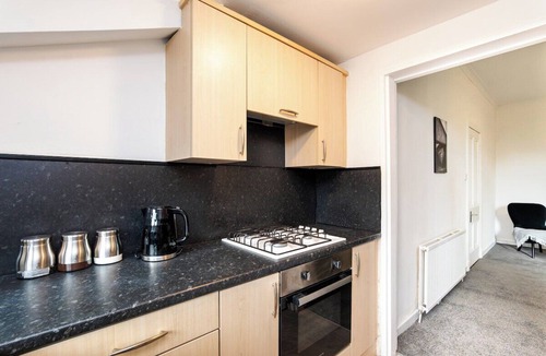 Coatbridge Apartment | Family-Ready Apt for Work & Couples