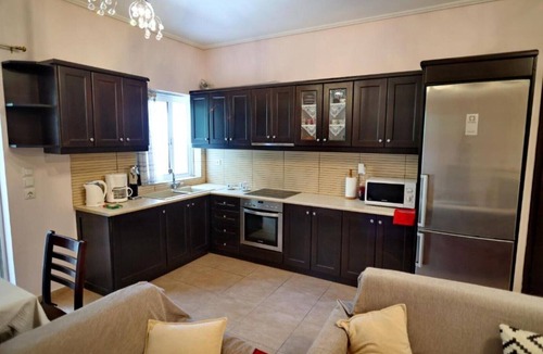 Nafpaktos Apartment | Family-sized 5 minfrom the beach!